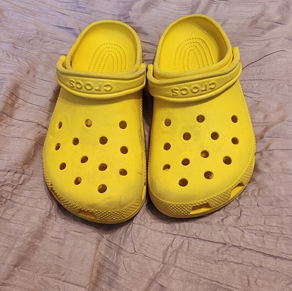 Youth crocs